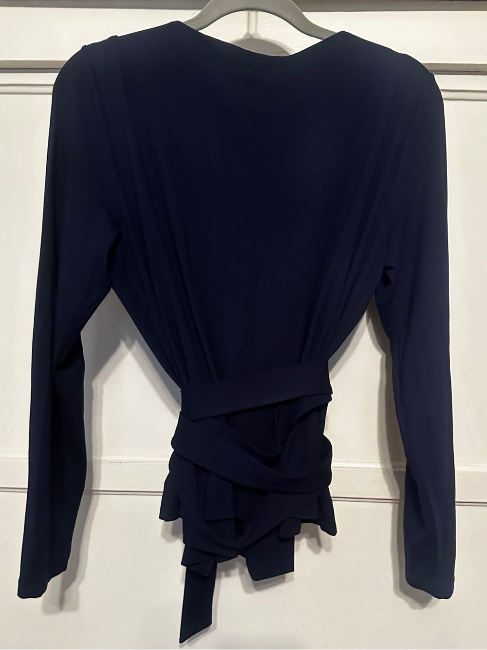 Diane Von Furstenberg Navy Blue Long-Sleeve Viscose Soft Matte Jersey Wrap Top s - Picture 2 of 4